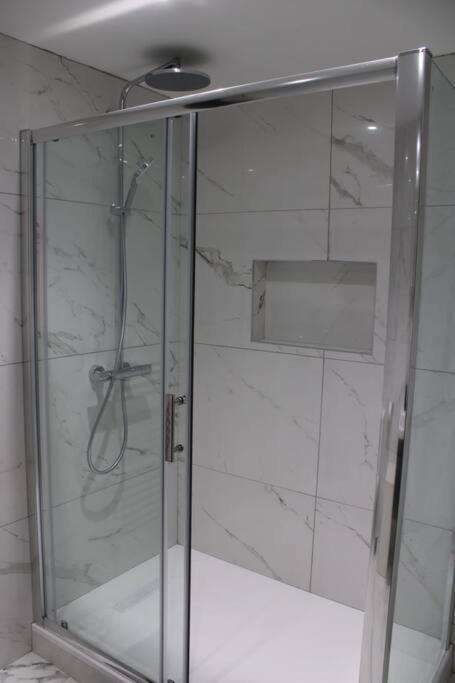 לונדון 5 Star Apartment מראה חיצוני תמונה